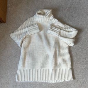 ZARA HIGH NECK COZY CREAM KNIT SWEATER
SIZE M
perfect condition